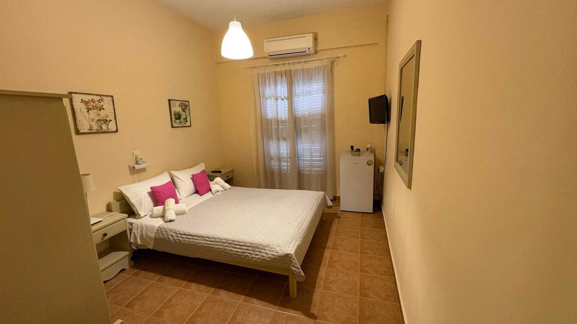 Romanza Rooms Poulithra Exterior photo