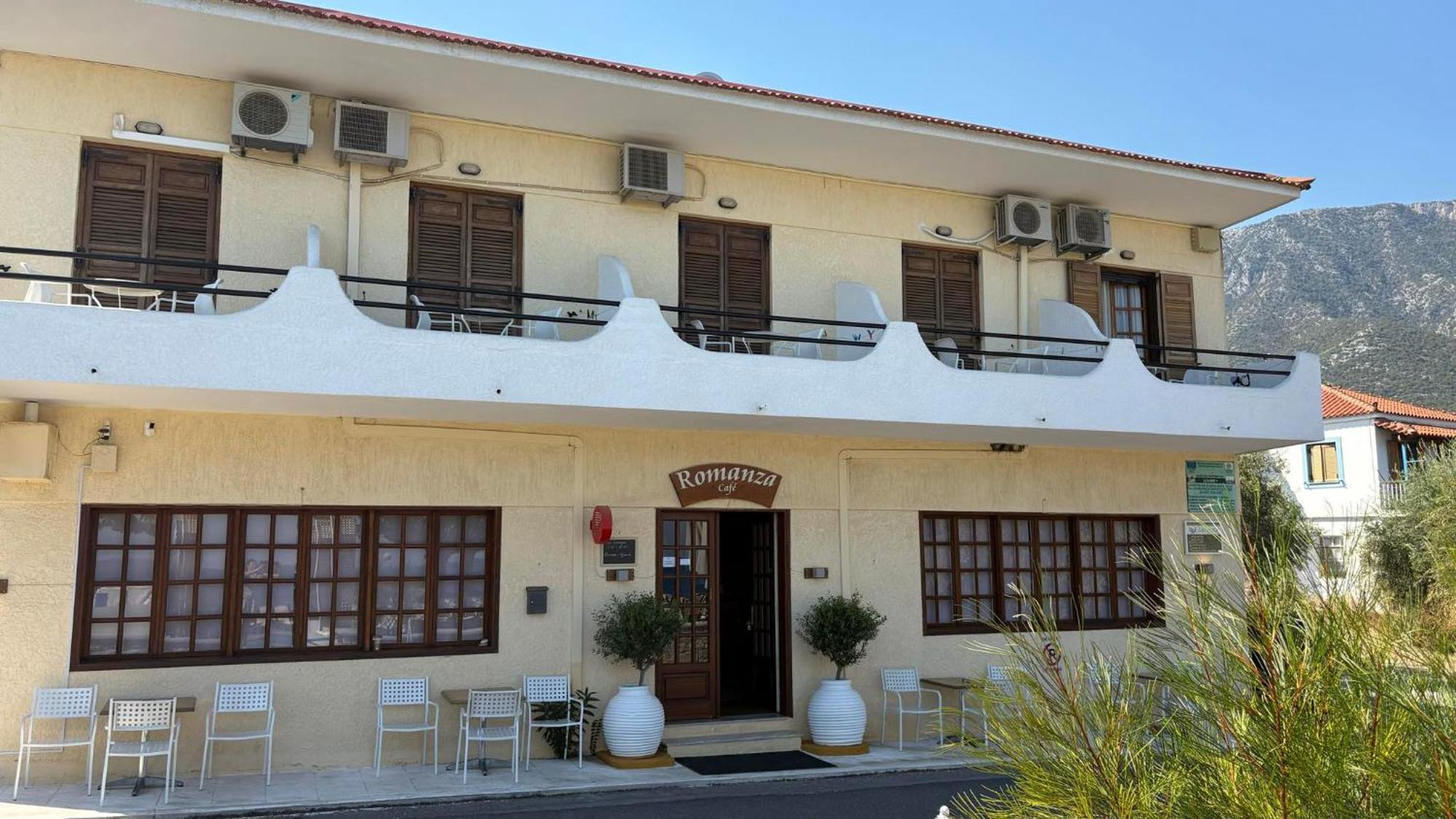 Romanza Rooms Poulithra Exterior photo