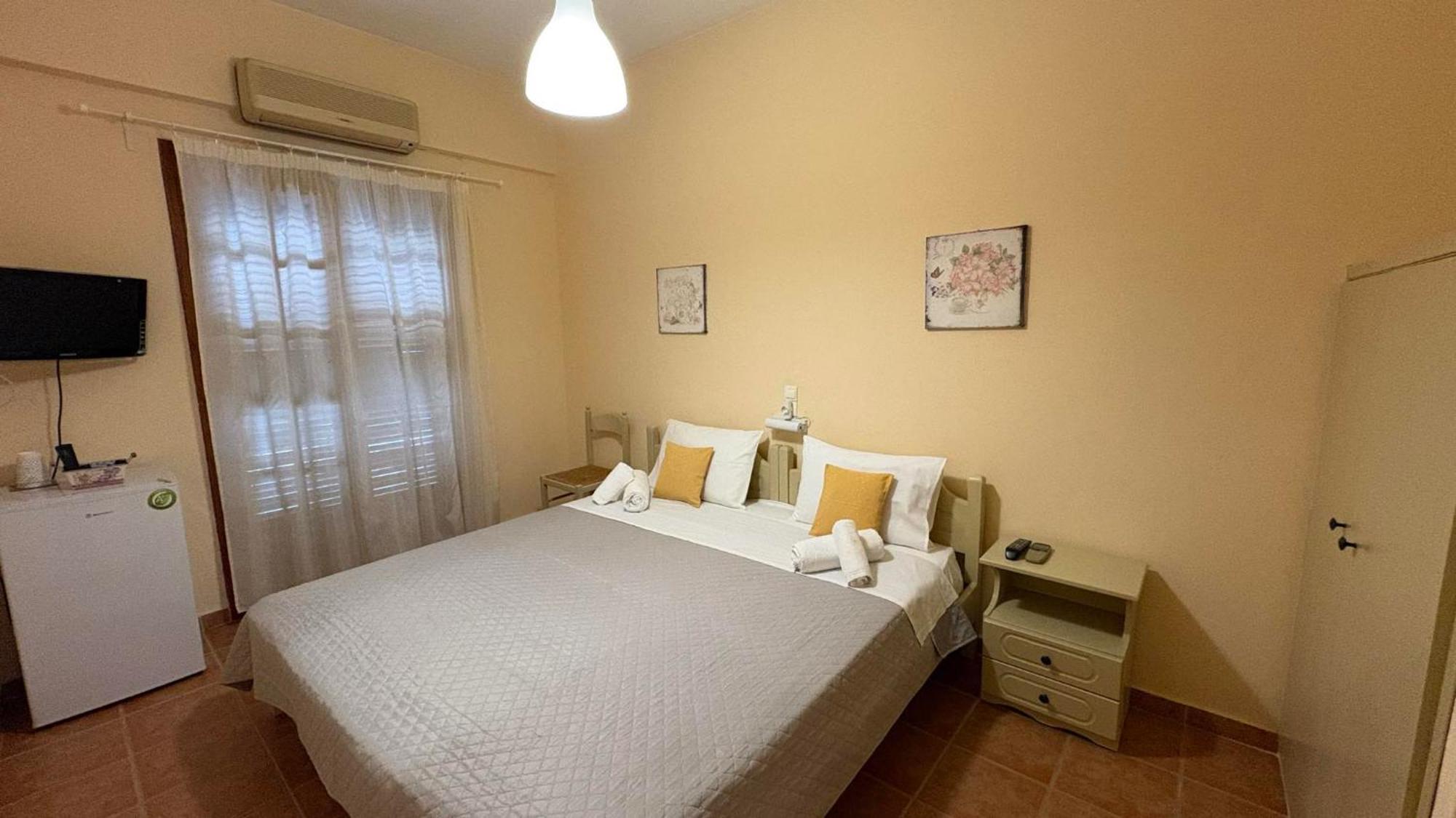 Romanza Rooms Poulithra Exterior photo
